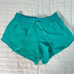 Lululemon Hotty Hot Short 2.5”
Viridian Green sz6 euc RARE